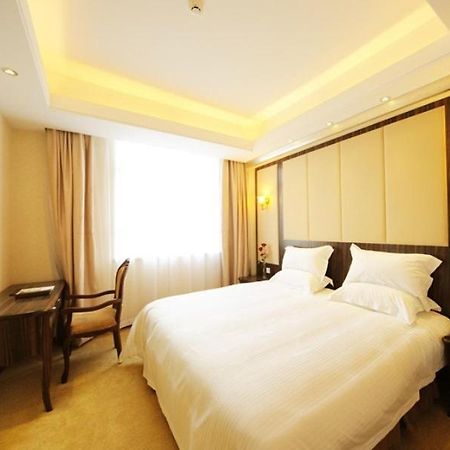 Greentree Inn Shanghai West Huaxia Road Metro Station Express Hotel エクステリア 写真