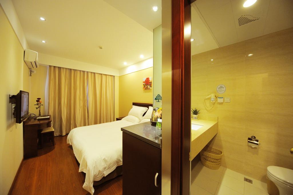 Greentree Inn Shanghai West Huaxia Road Metro Station Express Hotel エクステリア 写真